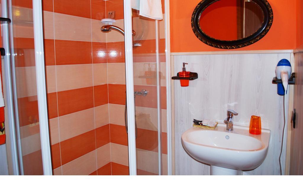 B&B I Viandanti Piancogno Habitación foto